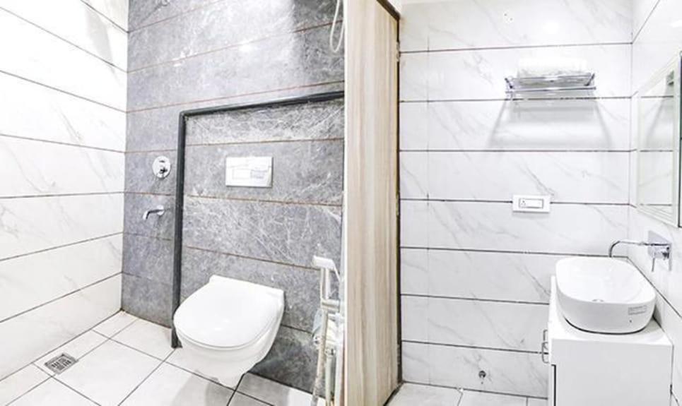 Hotel Welcome Residency Zirakpur Exteriör bild